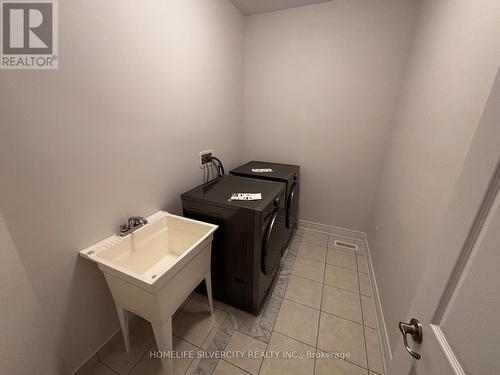 45 Kesseler Drive, Brampton, ON - Indoor Photo Showing Laundry Room