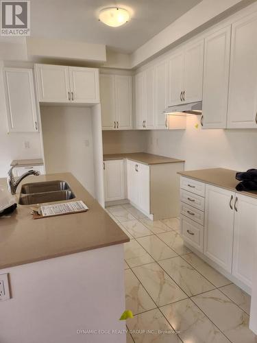 139 Henshaw Drive, Erin, ON - Indoor Photo Showing Kitchen With Double Sink