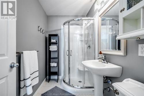 4 Creekview Place, Chatham, ON - Indoor Photo Showing Bathroom