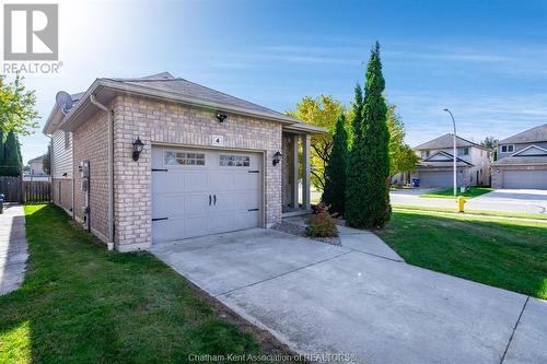 4 Creekview Place, Chatham, ON - Outdoor