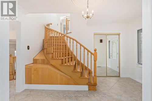 305 Ulric Crescent, Oakville, ON - Indoor Photo Showing Other Room