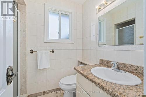 305 Ulric Crescent, Oakville, ON - Indoor Photo Showing Bathroom