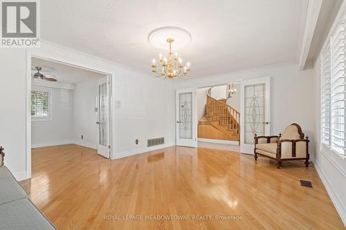 305 Ulric Crescent, Oakville, ON - Indoor Photo Showing Other Room