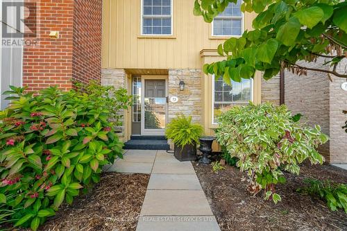 73 - 3025 Glencrest Road, Burlington, ON - Outdoor