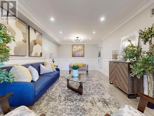 312 - 7 Townsgate Drive, Vaughan, ON - Indoor Photo Showing Living Room