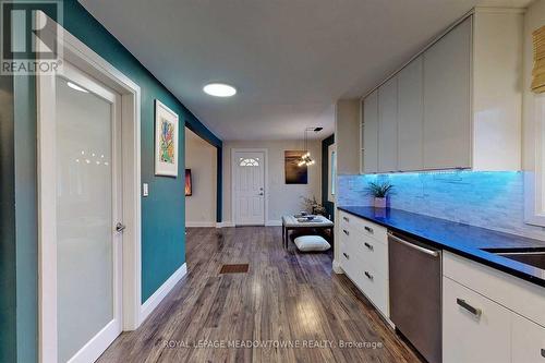 564 Pharmacy Avenue, Toronto, ON - Indoor Photo Showing Kitchen