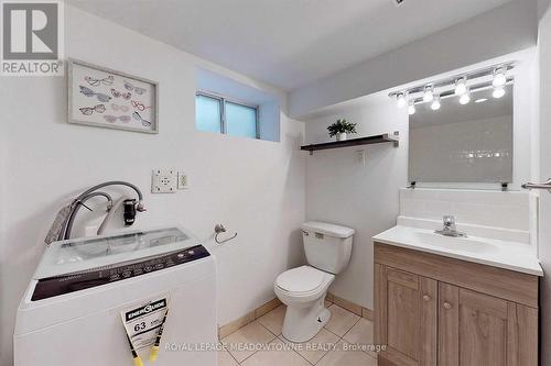 564 Pharmacy Avenue, Toronto, ON - Indoor Photo Showing Bathroom