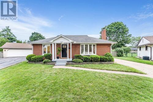 547 Philip Crescent, Cambridge, ON - Outdoor With Facade