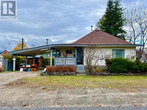 108 3Rd Avenue Nw, Nakusp, BC - Outdoor With Deck Patio Veranda