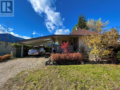 108 3Rd Avenue Nw, Nakusp, BC - Outdoor With Deck Patio Veranda