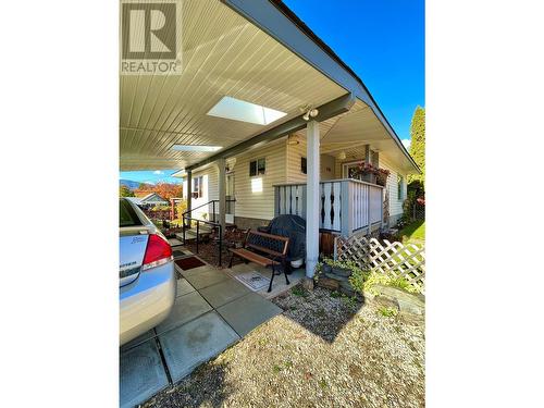 108 3Rd Avenue Nw, Nakusp, BC - Outdoor With Deck Patio Veranda