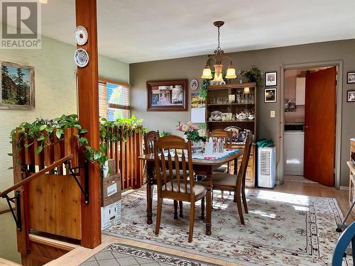 108 3Rd Avenue Nw, Nakusp, BC - Indoor Photo Showing Dining Room