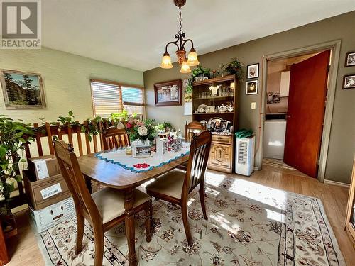 108 3Rd Avenue Nw, Nakusp, BC - Indoor Photo Showing Dining Room