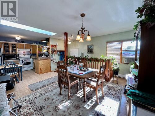 108 3Rd Avenue Nw, Nakusp, BC - Indoor Photo Showing Dining Room