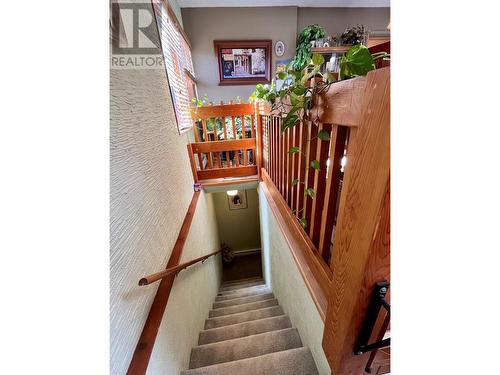 108 3Rd Avenue Nw, Nakusp, BC - Indoor Photo Showing Other Room