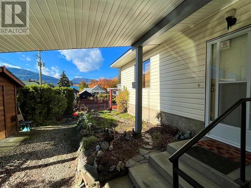 108 3Rd Avenue Nw, Nakusp, BC - Outdoor With Deck Patio Veranda With Exterior