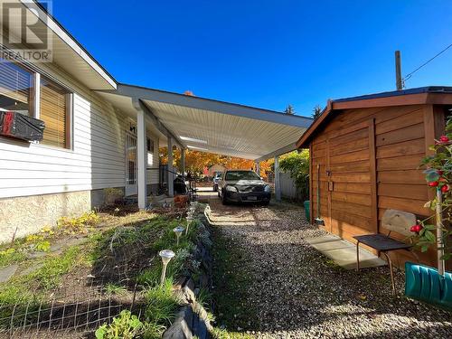 108 3Rd Avenue Nw, Nakusp, BC - Outdoor With Exterior