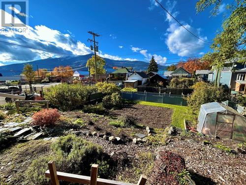 108 3Rd Avenue Nw, Nakusp, BC - Outdoor With View