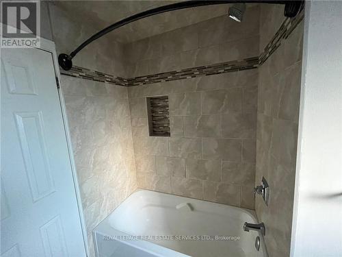 Main - 643 Gayne Boulevard, Burlington, ON - Indoor Photo Showing Bathroom