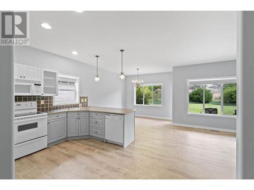 217 Sagewood Drive, Kamloops, BC - Indoor Photo Showing Kitchen