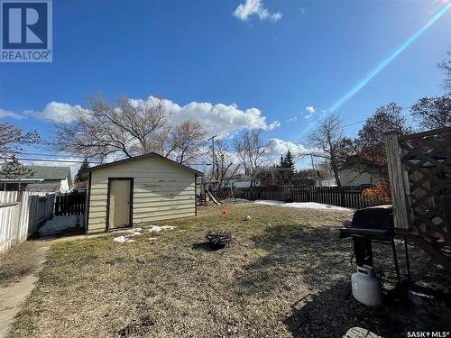 319 4Th Avenue W, Kindersley, SK - Outdoor