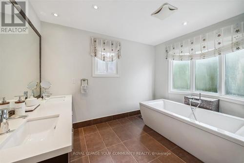 66 Palmerston Drive, Vaughan, ON - Indoor Photo Showing Bathroom