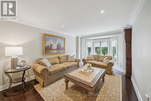 66 Palmerston Drive, Vaughan, ON - Indoor Photo Showing Living Room