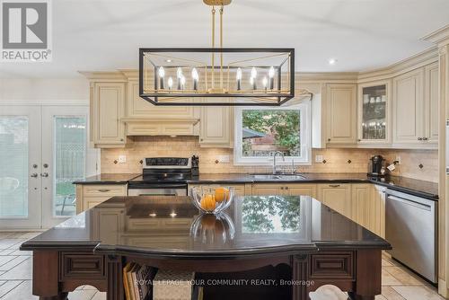 66 Palmerston Drive, Vaughan, ON - Indoor Photo Showing Kitchen With Double Sink