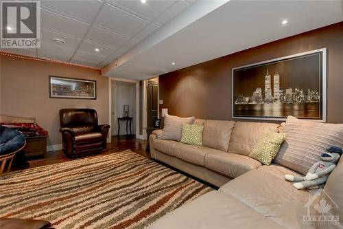 6646 Stillwood Drive, Ottawa, ON - Indoor Photo Showing Living Room