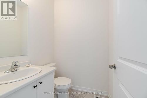 1430 Rose Way, Milton, ON - Indoor Photo Showing Bathroom