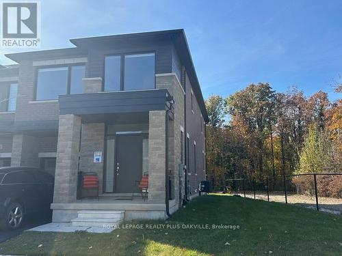 1430 Rose Way, Milton, ON - Outdoor