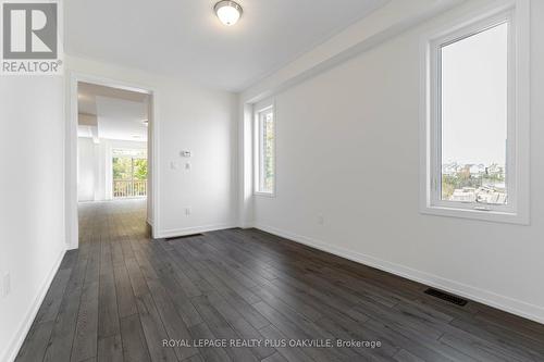 1430 Rose Way, Milton, ON - Indoor Photo Showing Other Room