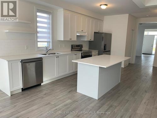 1430 Rose Way, Milton, ON - Indoor Photo Showing Kitchen With Double Sink