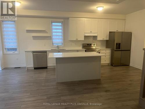 1430 Rose Way, Milton, ON - Indoor Photo Showing Kitchen With Double Sink