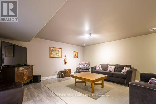 5 Cobblestone Street, Belleville, ON - Indoor Photo Showing Other Room