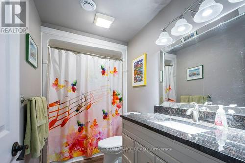 5 Cobblestone Street, Belleville, ON - Indoor Photo Showing Bathroom