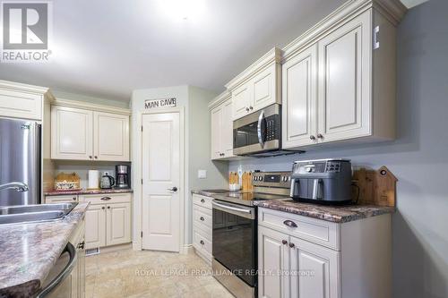 5 Cobblestone Street, Belleville, ON - Indoor Photo Showing Kitchen With Stainless Steel Kitchen With Double Sink