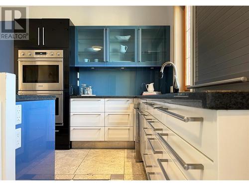 8285 Olson Road, Ta Ta Creek, BC - Indoor Photo Showing Kitchen