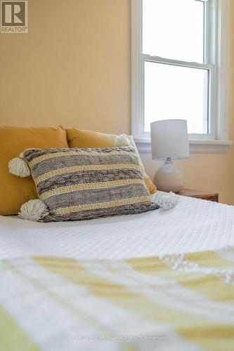 34 Lewis Street, Belleville, ON - Indoor Photo Showing Bedroom