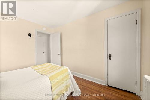 34 Lewis Street, Belleville, ON - Indoor Photo Showing Bedroom