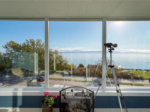 302-670 Dallas Rd, Victoria, BC - Indoor With Body Of Water