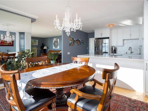 302-670 Dallas Rd, Victoria, BC - Indoor Photo Showing Dining Room