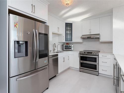 302-670 Dallas Rd, Victoria, BC - Indoor Photo Showing Kitchen With Upgraded Kitchen