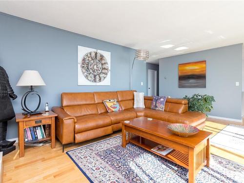 302-670 Dallas Rd, Victoria, BC - Indoor Photo Showing Living Room