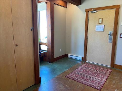 212-1645 Cedar Rd, Ucluelet, BC - Indoor Photo Showing Other Room