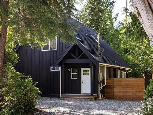 1135 Abraham Dr, Tofino, BC 