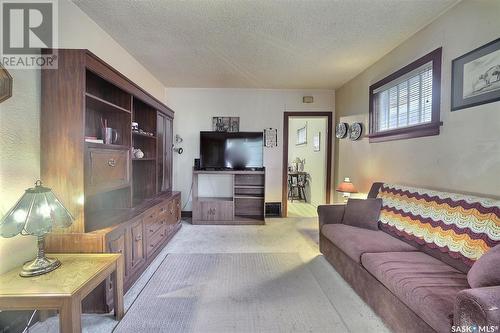 2105 Wallace Street, Regina, SK - Indoor Photo Showing Living Room