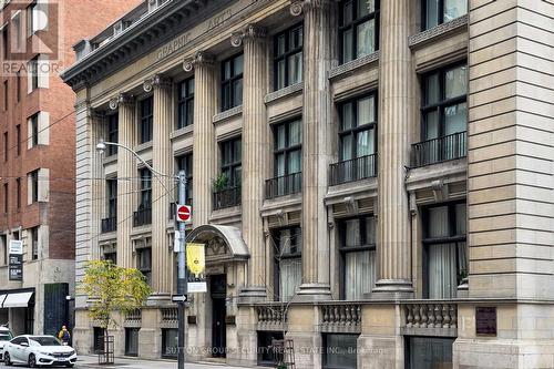 409 - 73 Richmond Street W, Toronto, ON - Outdoor With Facade