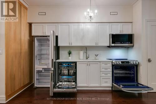 409 - 73 Richmond Street W, Toronto, ON - Indoor Photo Showing Kitchen