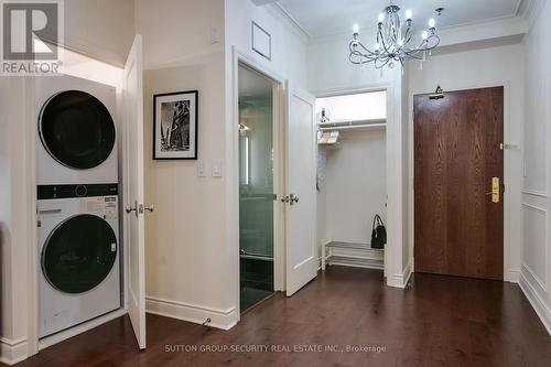 409 - 73 Richmond Street W, Toronto, ON - Indoor Photo Showing Laundry Room